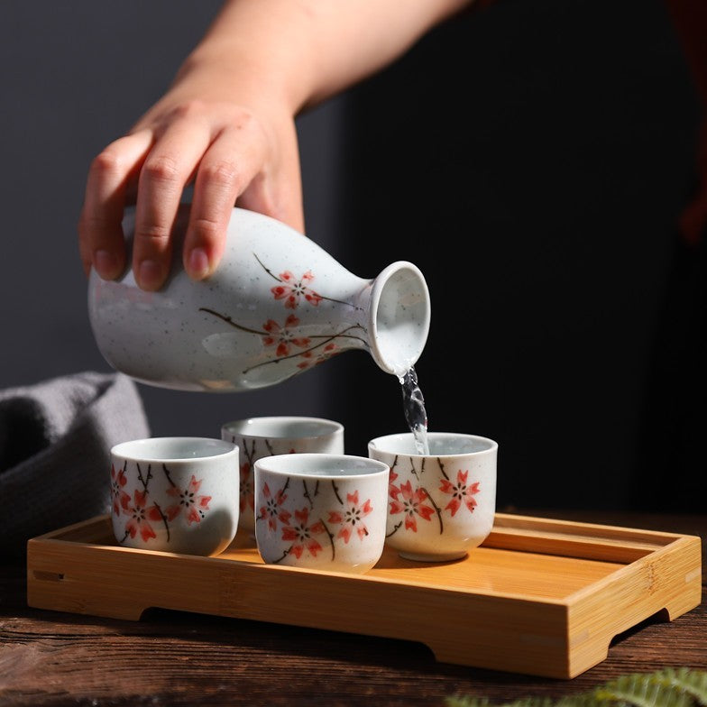 Hand-painted Ceramic Underglaze Japanese Style White Wine Cup Dispenser For Home Use