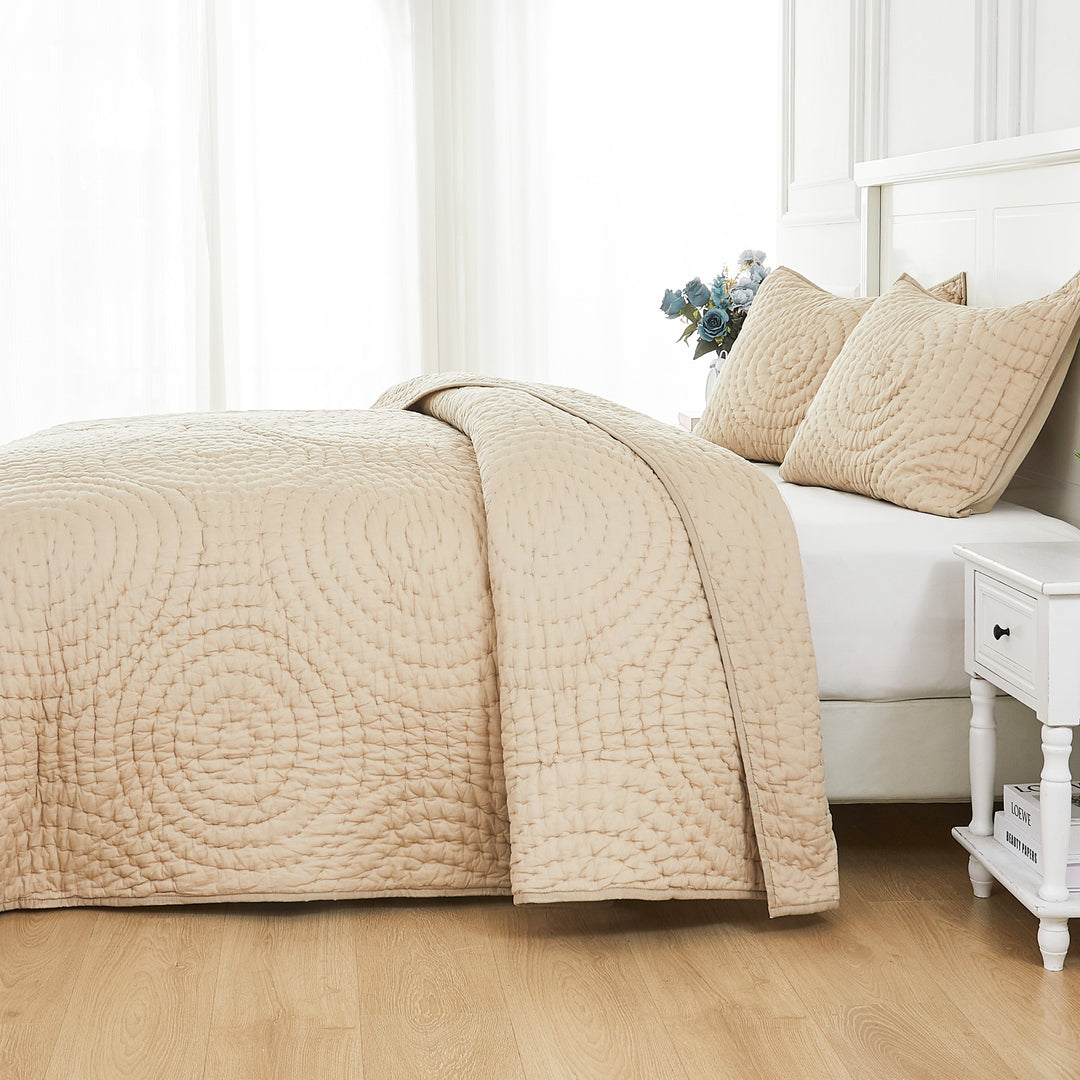 Halo Cotton Voile Hand Stitched Quilt Set