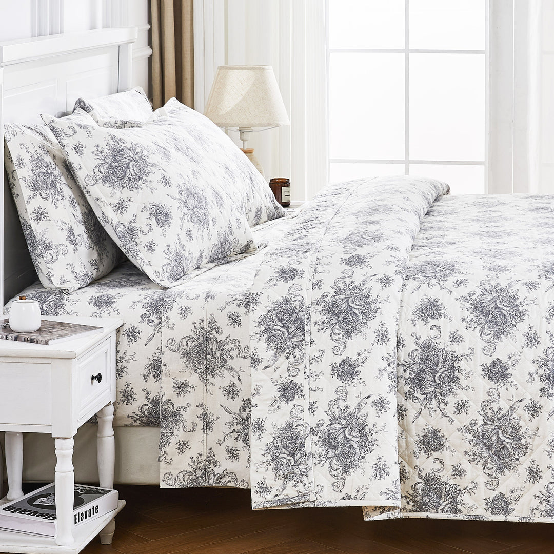 Petit Toile Cotton Flannel Quilt Set
