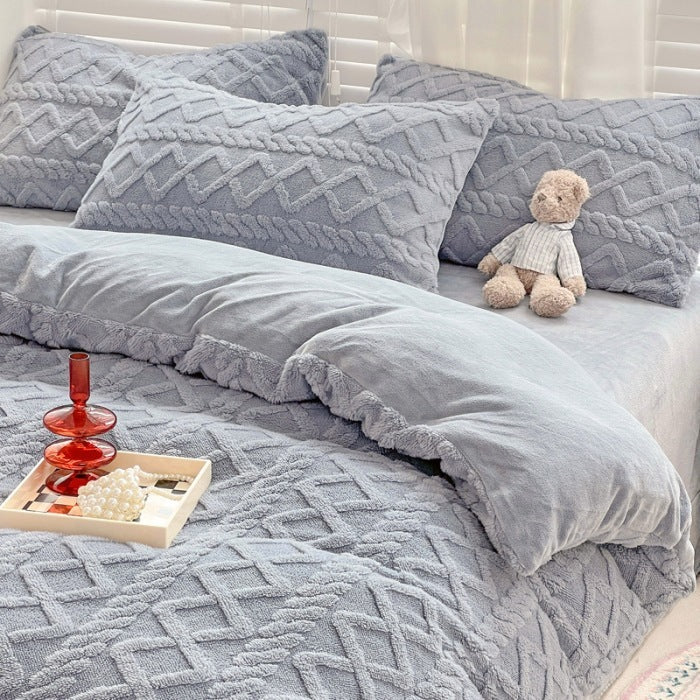 Four-Piece Bed Set – Thickened Warm Milk Fiber Bedding