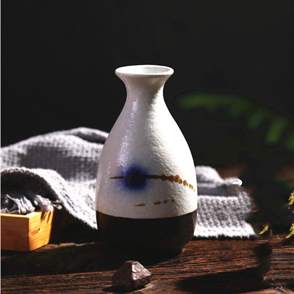 Hand-painted Ceramic Underglaze Japanese Style White Wine Cup Dispenser For Home Use