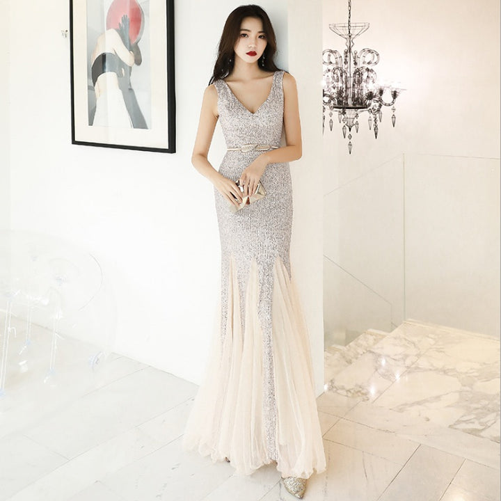 Long dress with sequined fishtail toast