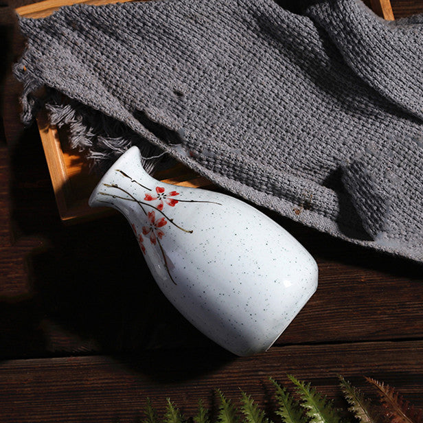 Hand-painted Ceramic Underglaze Japanese Style White Wine Cup Dispenser For Home Use