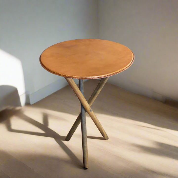 Cartas | Leather Picnic Table with Wooden Legs