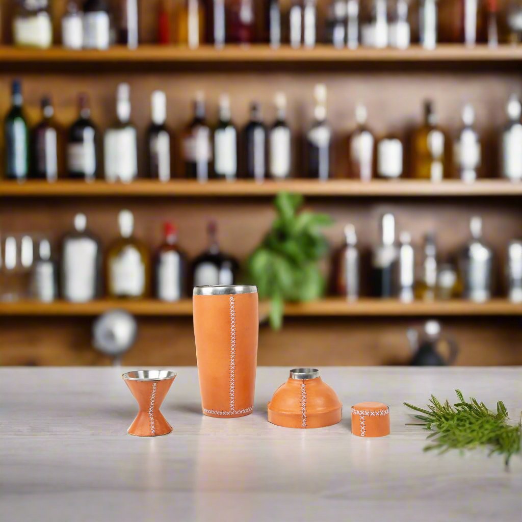 Coctelera | Leather Cocktail Shaker + Jigger