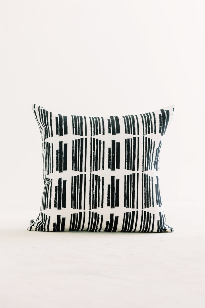 Marguerite in Clairvoyant 20" x 20" Pillow