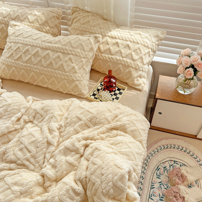 Four-Piece Bed Set – Thickened Warm Milk Fiber Bedding