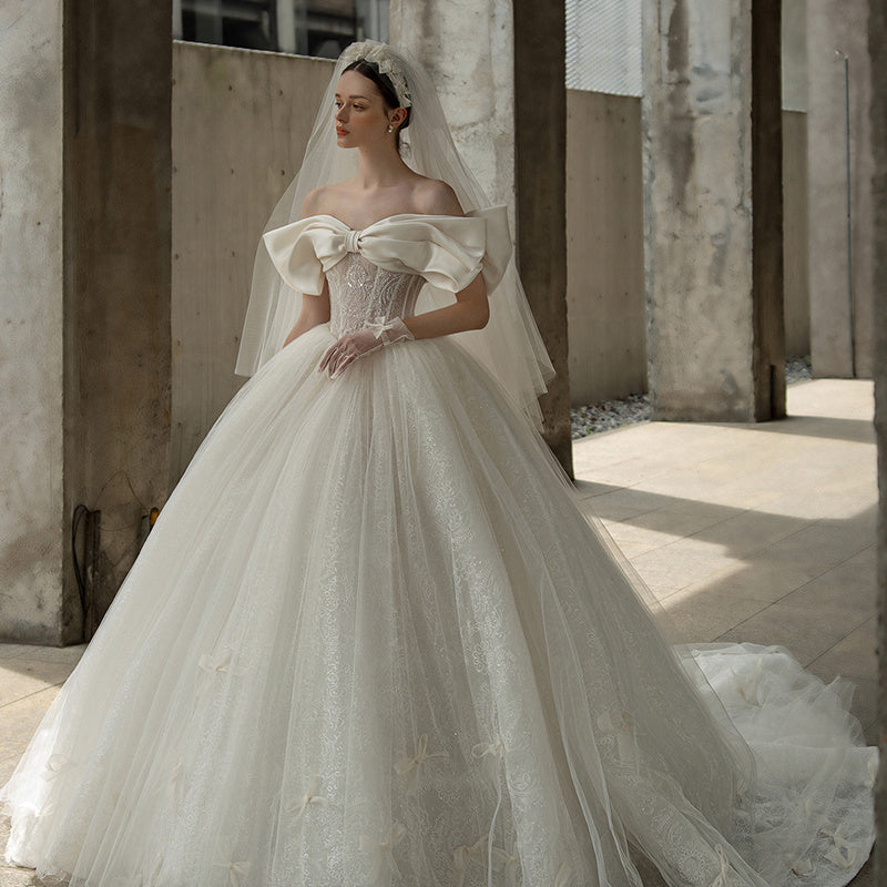 Grandeur Retro Bridal Gown | Full Train & Timeless Style
