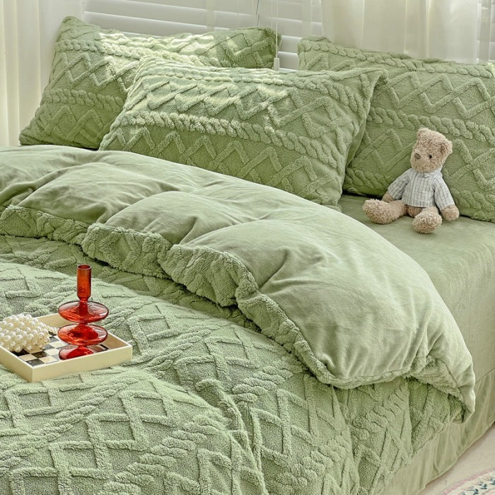 Four-Piece Bed Set – Thickened Warm Milk Fiber Bedding