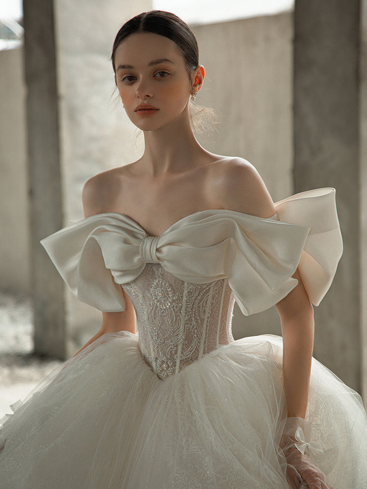 Ladies' Style Bridal Retro Style Large Tail Dress