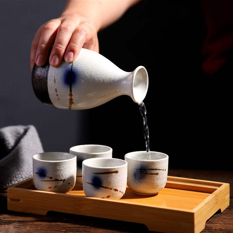 Hand-painted Ceramic Underglaze Japanese Style White Wine Cup Dispenser For Home Use